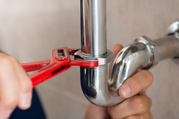 Common Signs You Need to Call a Plumber